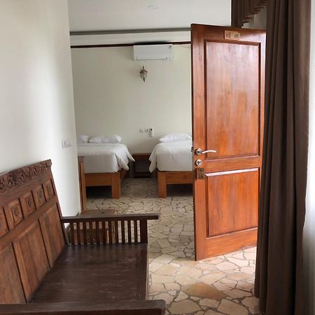 Edge Resort, Yogyakarta Parangtritis Buitenkant foto