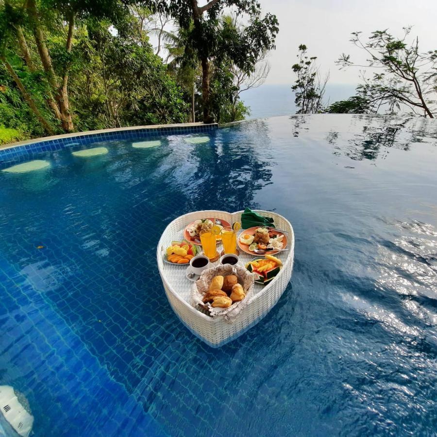 Edge Resort, Yogyakarta Parangtritis Buitenkant foto