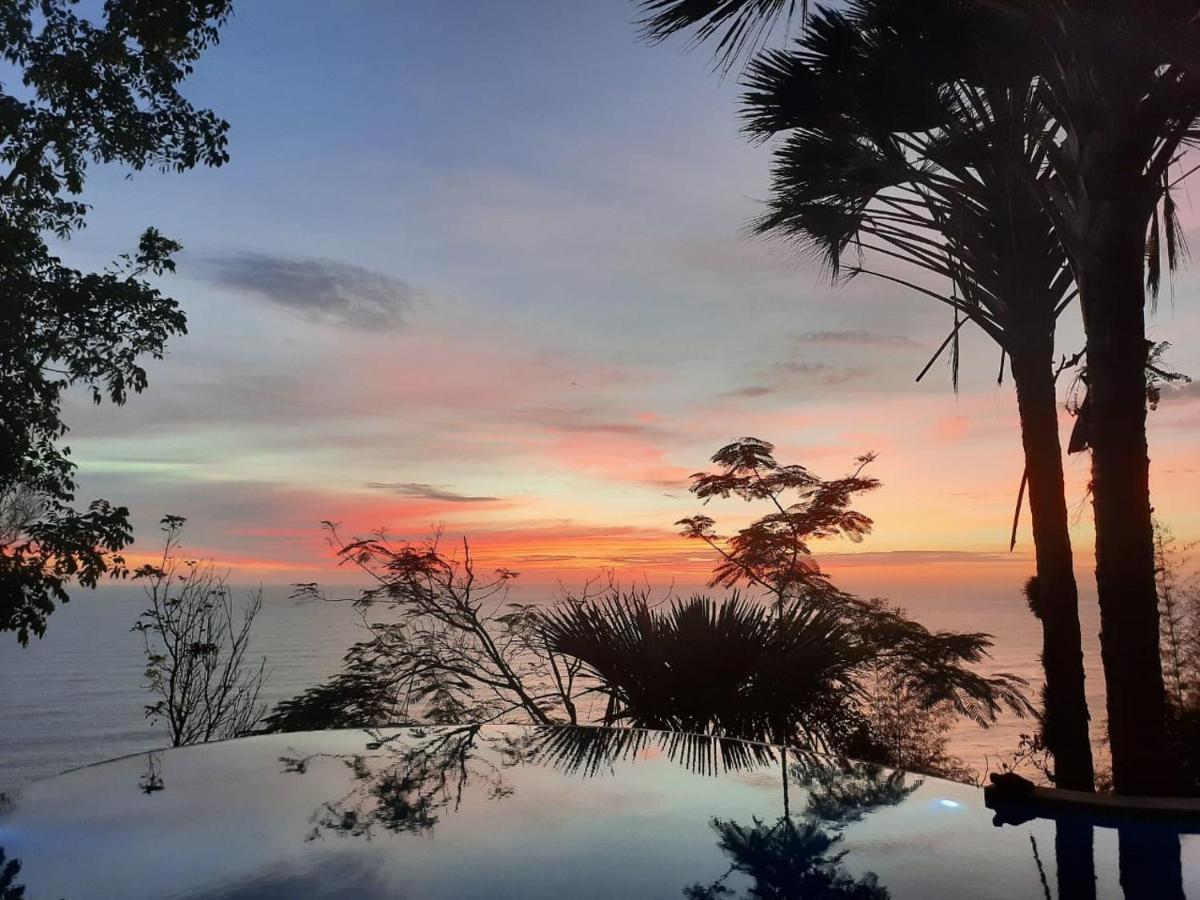 Edge Resort, Yogyakarta Parangtritis Buitenkant foto