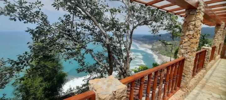 Edge Resort, Yogyakarta Parangtritis Buitenkant foto