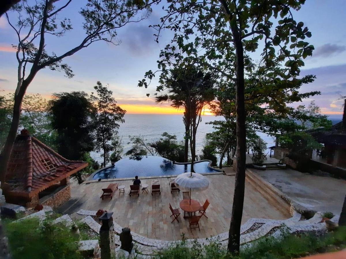 Edge Resort, Yogyakarta Parangtritis Buitenkant foto