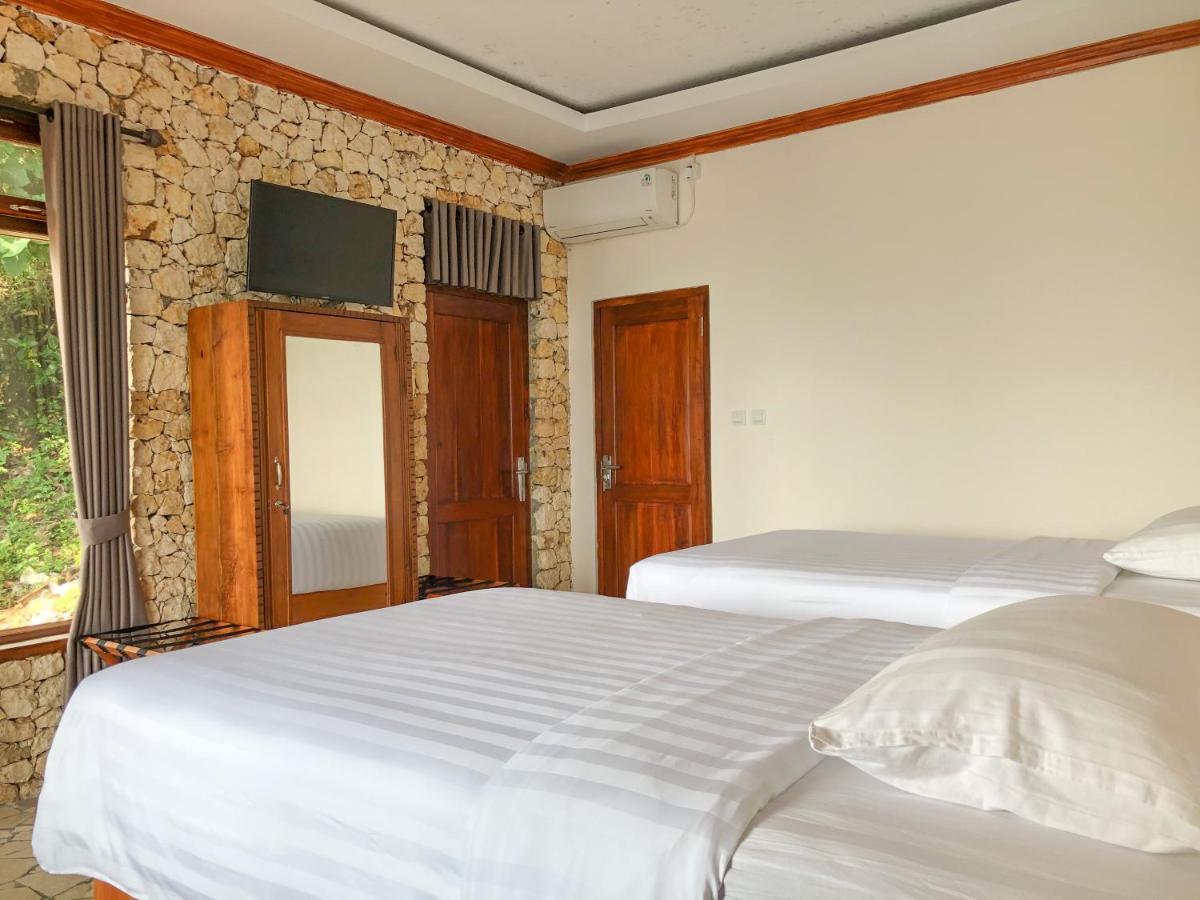 Edge Resort, Yogyakarta Parangtritis Buitenkant foto